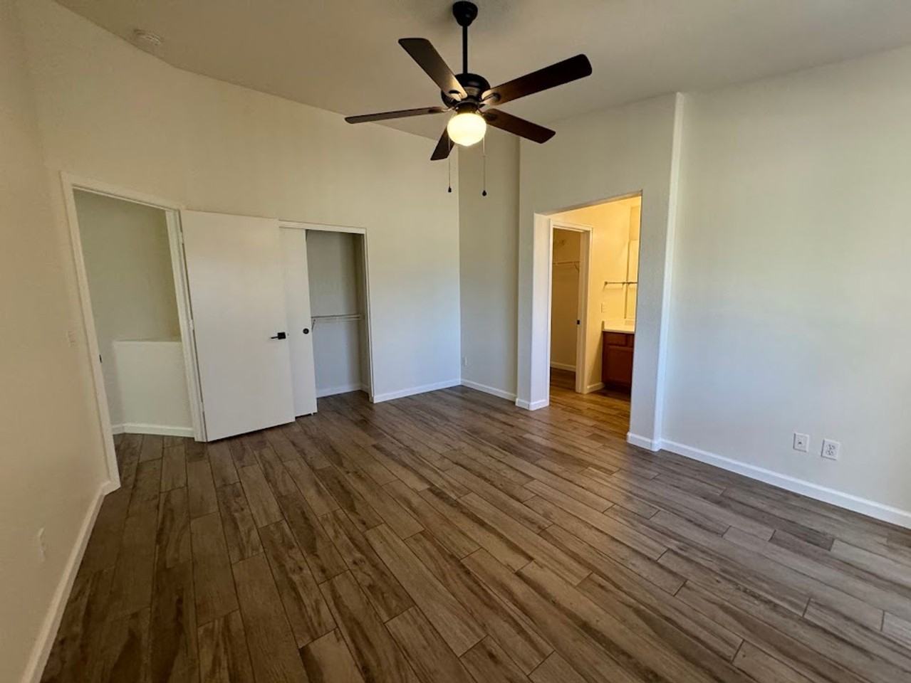 17701 N Woodrose Ave - Photo 6 of 24
