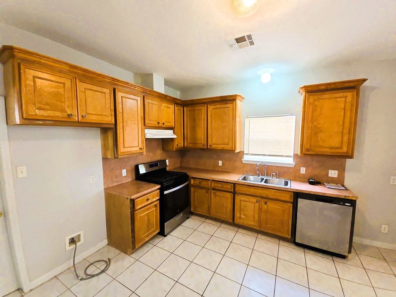 4114 Trout St - Photo 2 of 22