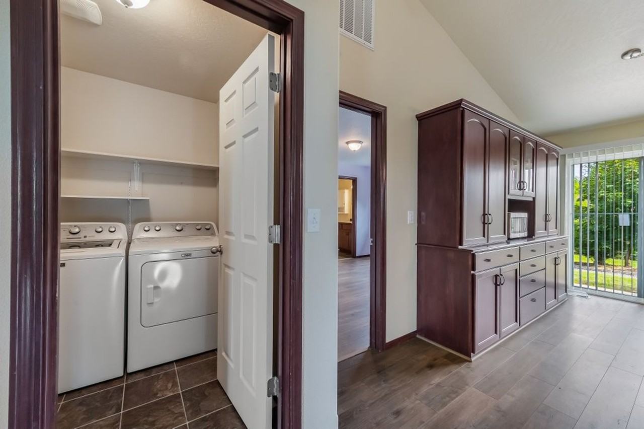 2926 E Thrush Dr - Photo 3 of 21