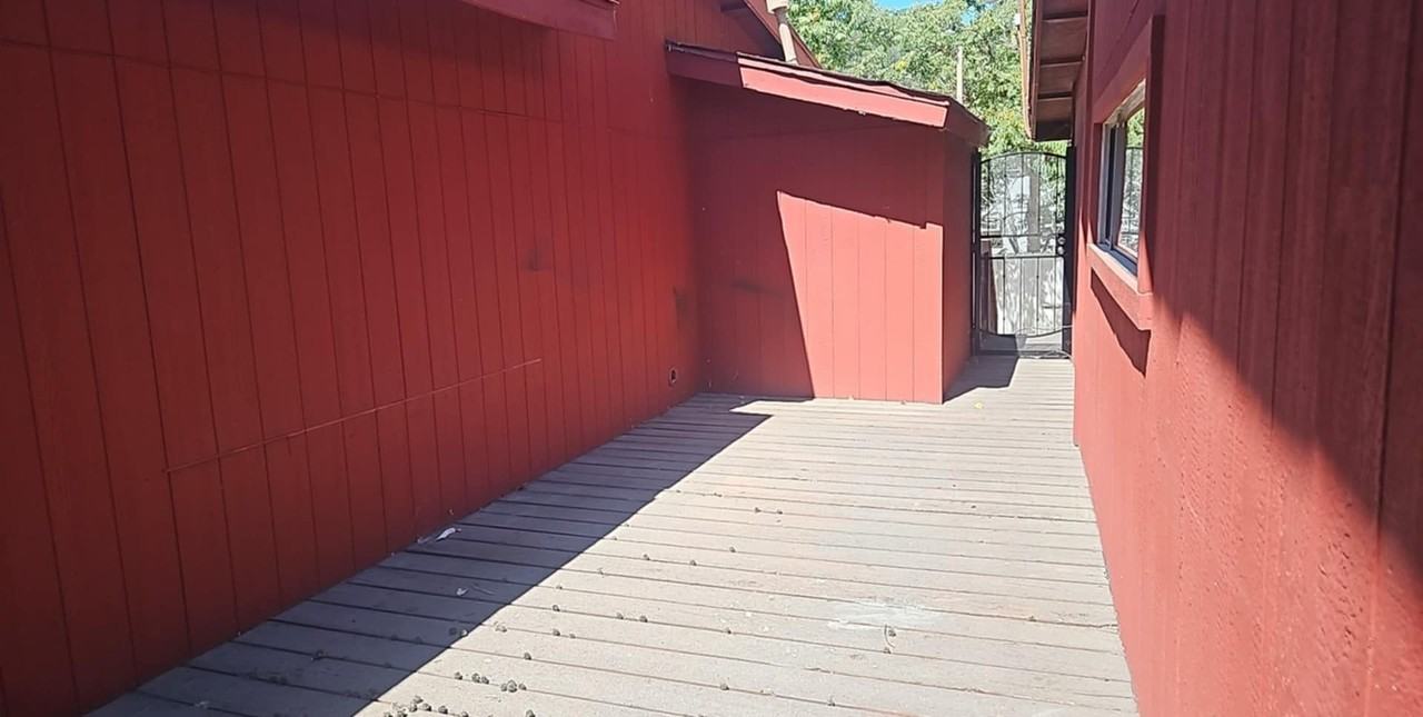 18178 Main St - Photo 2 of 10