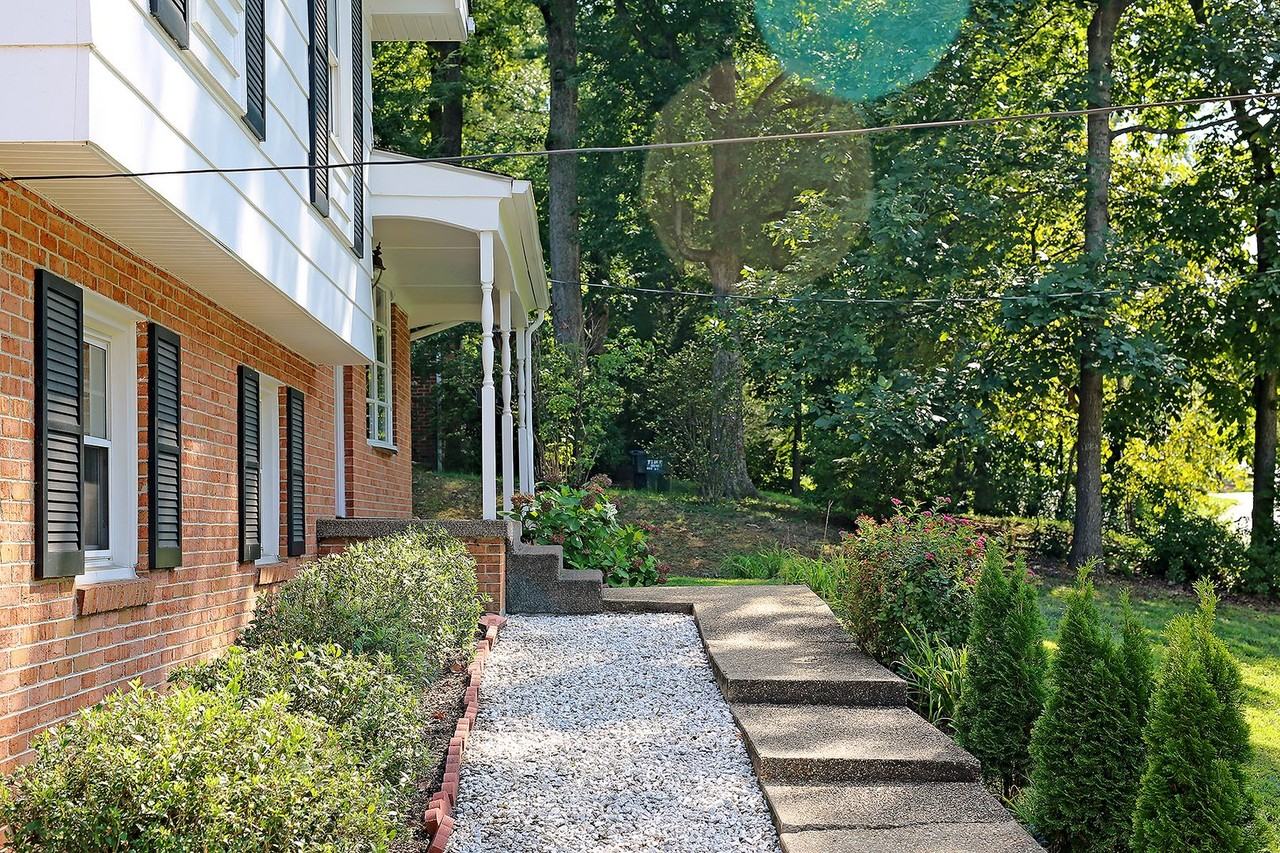 2412 Commonwealth Dr #A - Photo 2 of 24