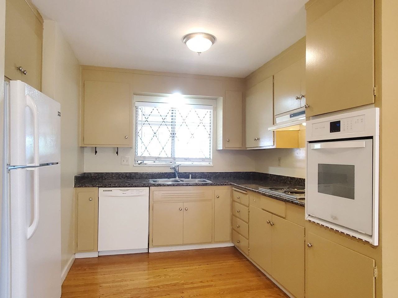 1873 Foxworthy Ave - Photo 2 of 8