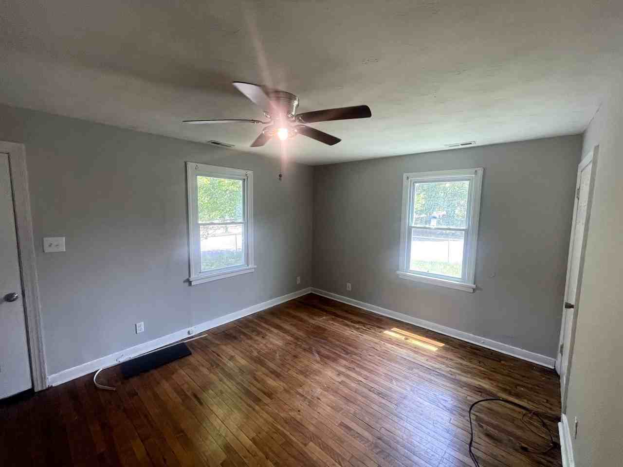 2301 Yorktown Ave - Photo 2 of 19