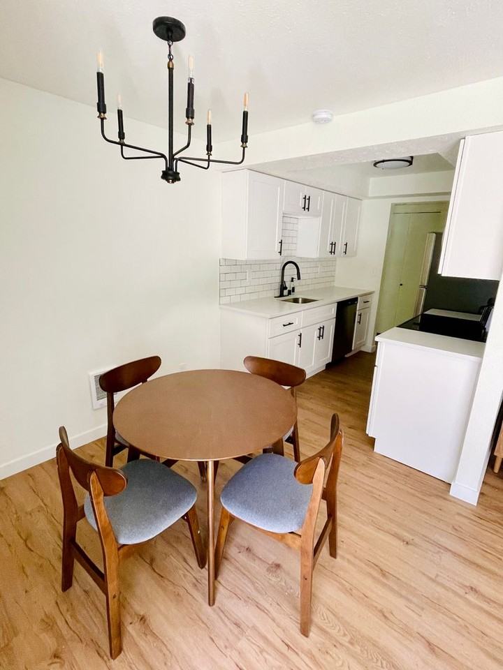 1110 West 10th Avenue - Photo 4 of 14