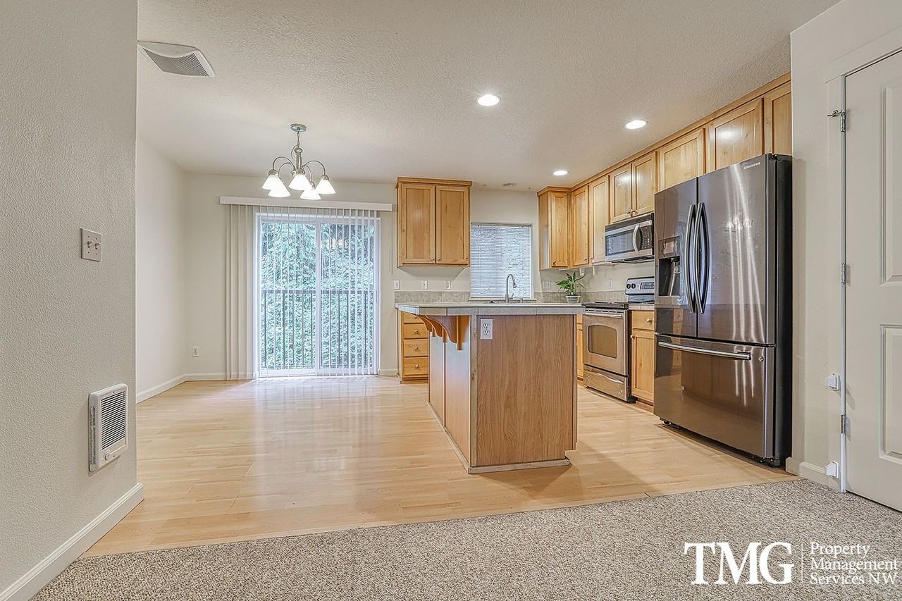 2731 Rossiter Ln - Photo 2 of 22