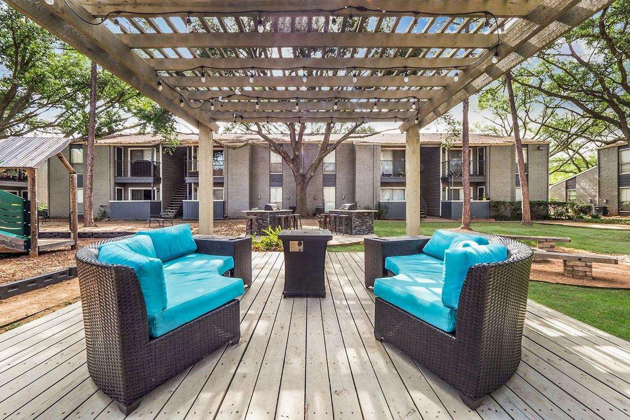 Cambridge Apartments - Photo 6 of 23