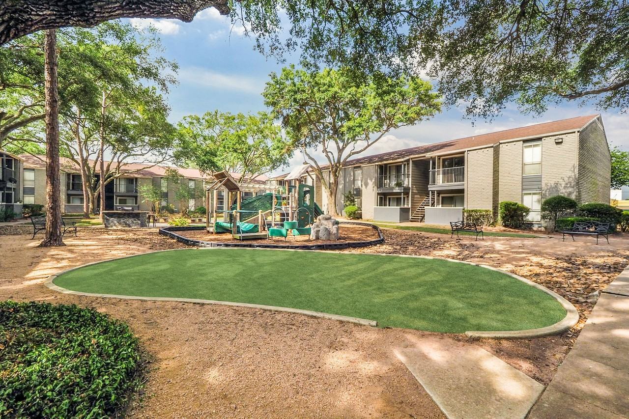 Cambridge Apartments - Photo 7 of 23