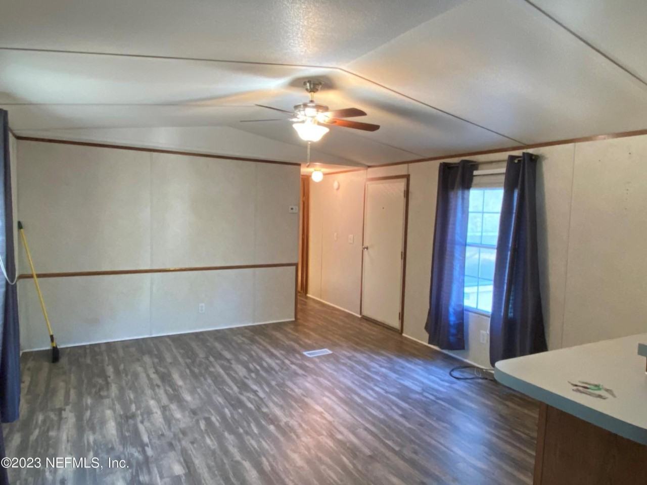 618 Michael Ave - Photo 3 of 26