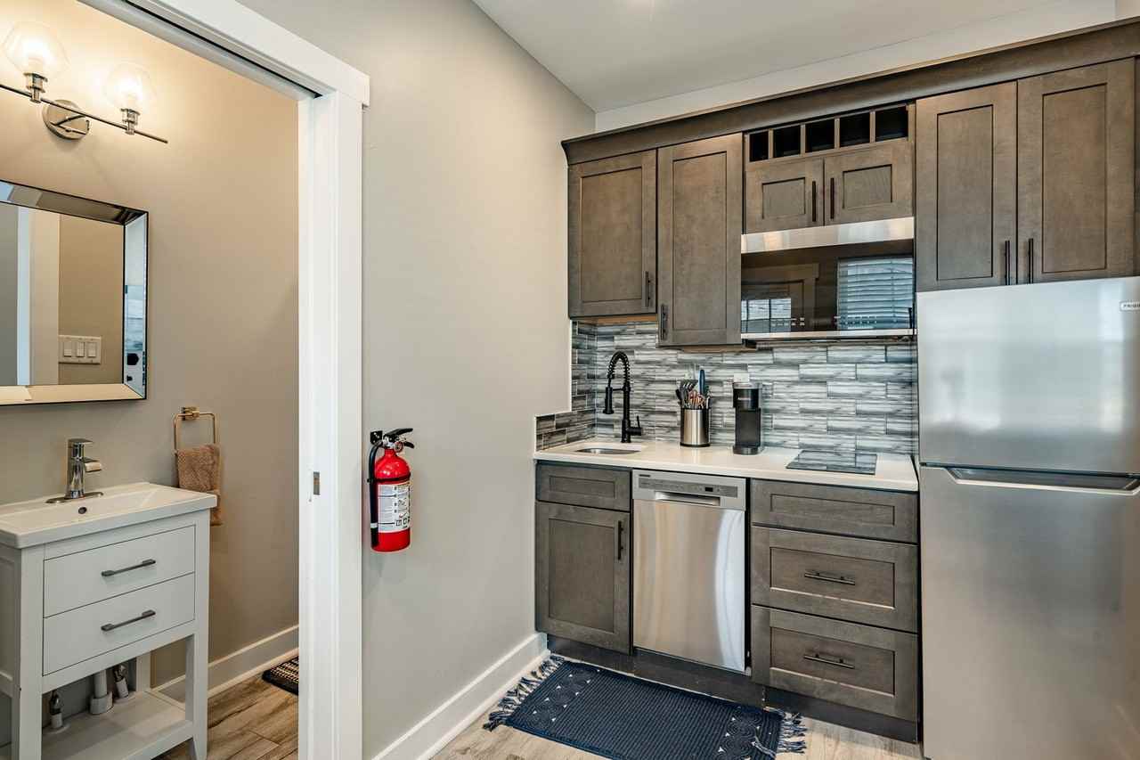 5708 Park Blvd - Photo 2 of 27