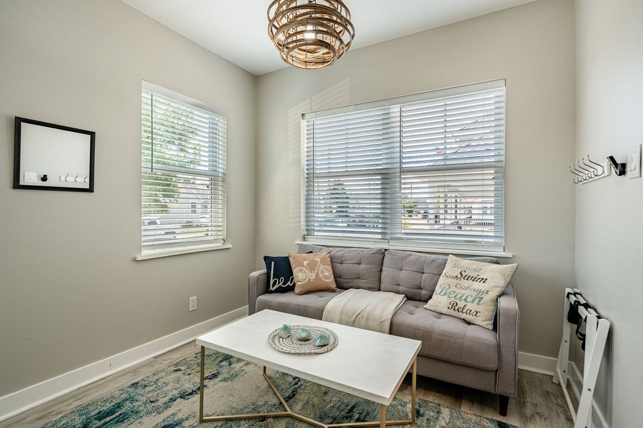 5708 Park Blvd - Photo 3 of 27