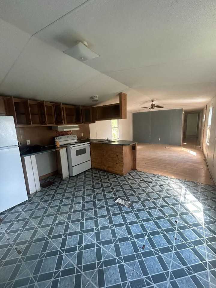 618 Bush Berry Rd - Photo 2 of 8