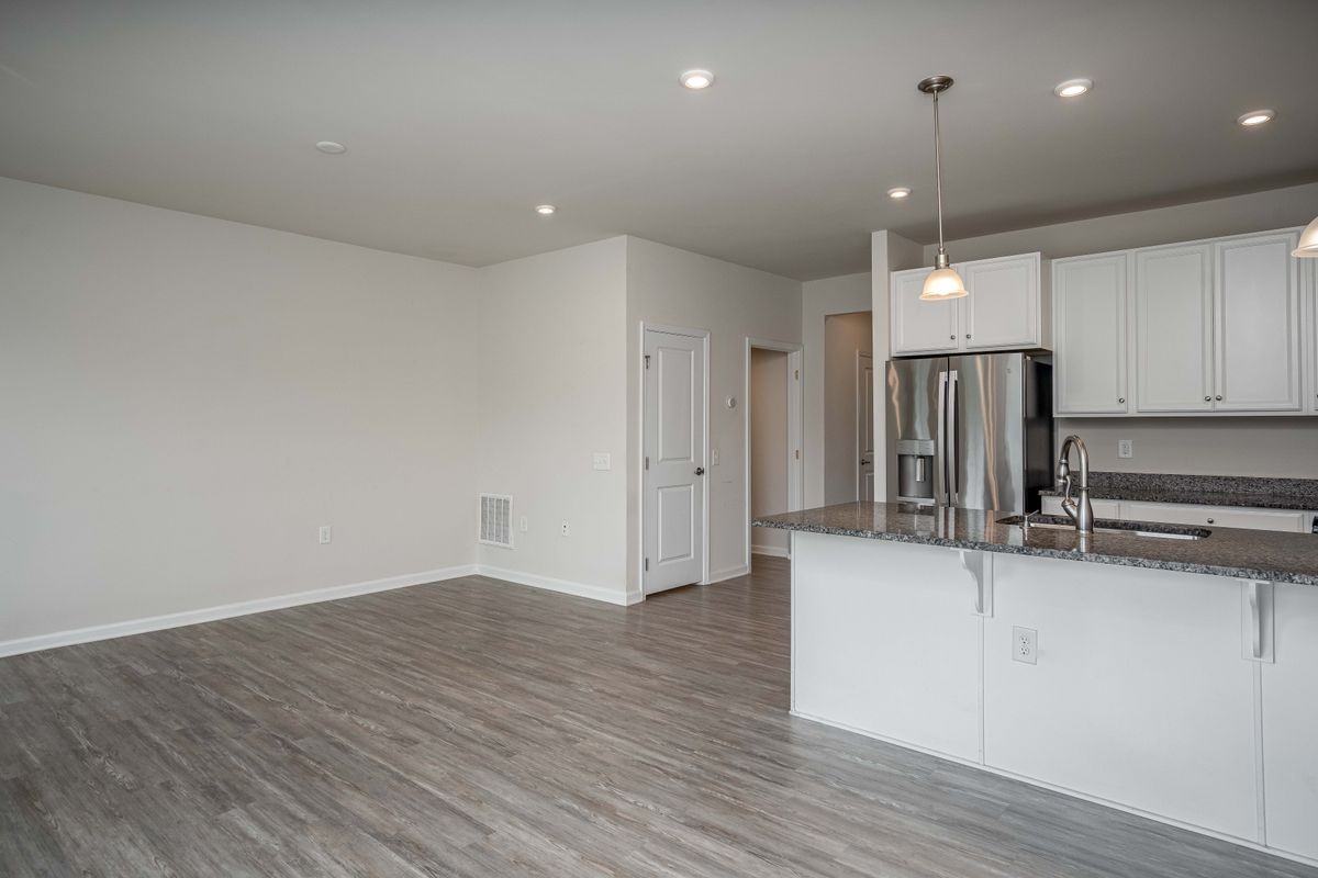 351 Capeside Ct - Photo 6 of 25