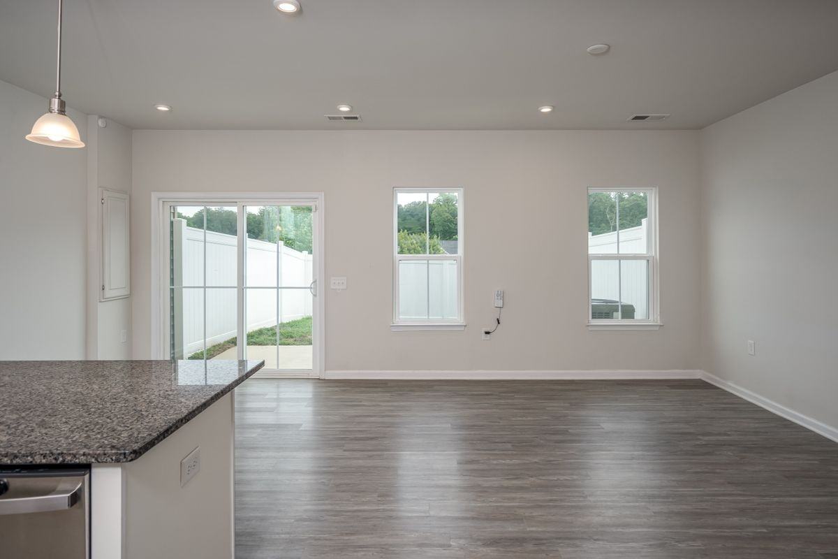 351 Capeside Ct - Photo 7 of 25