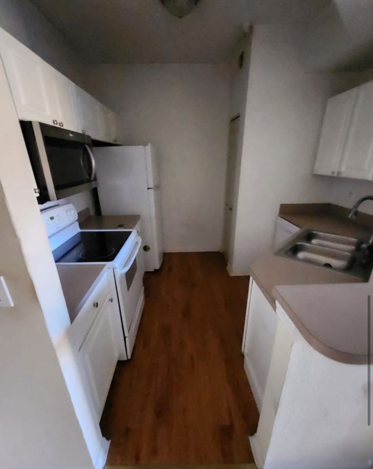 5518 Metrowest Blvd - Photo 4 of 10