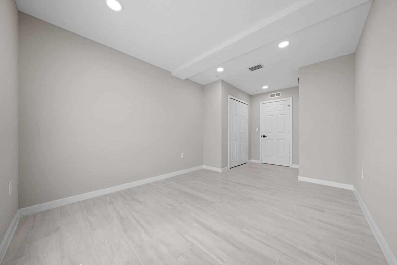 1700 Forest - Photo 5 of 50