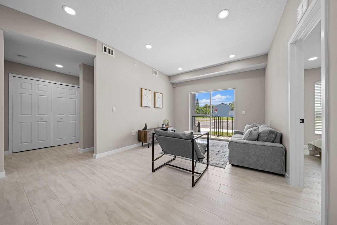 1700 Forest - Photo 2 of 50