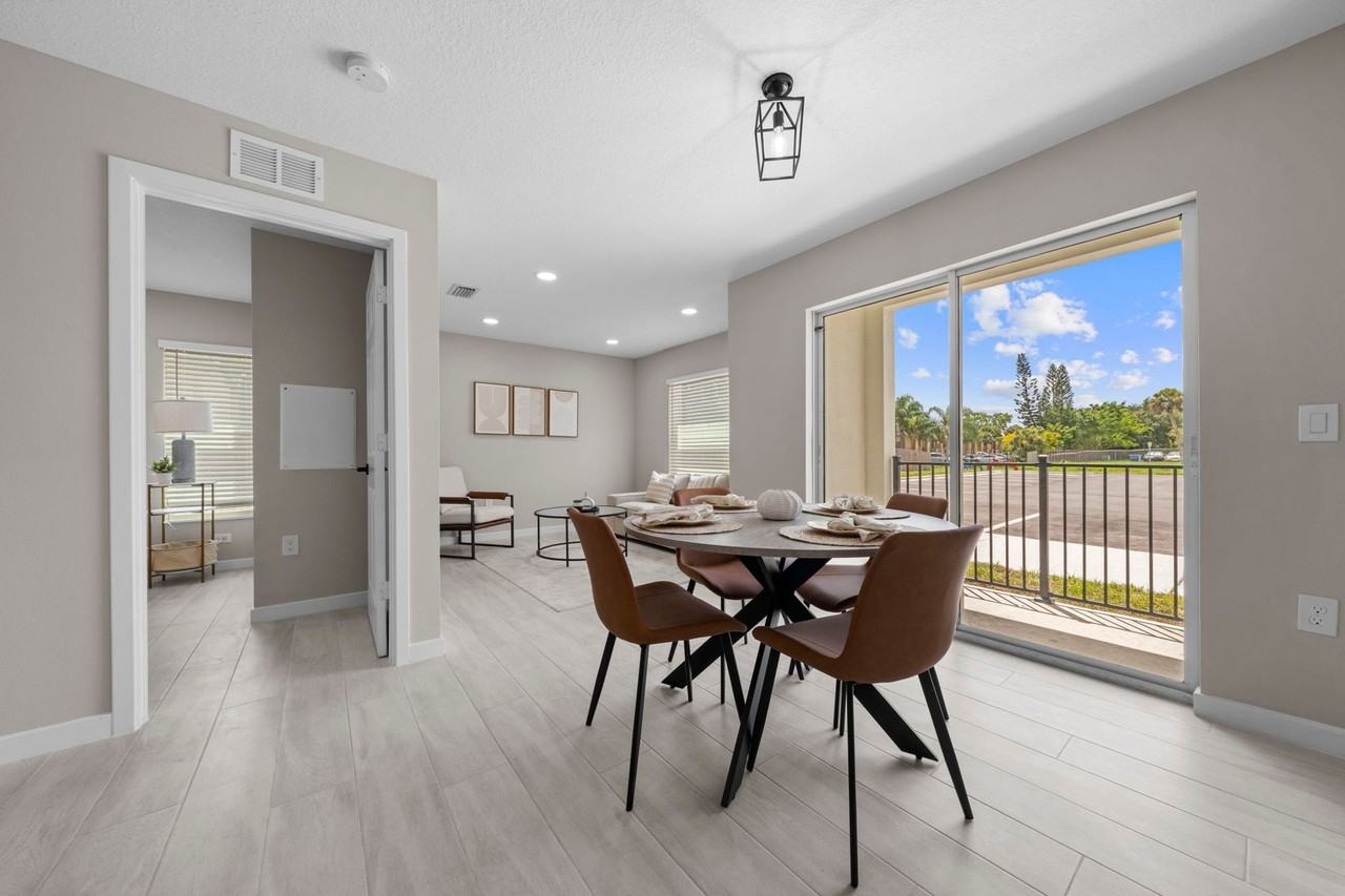 1700 Forest - Photo 4 of 50