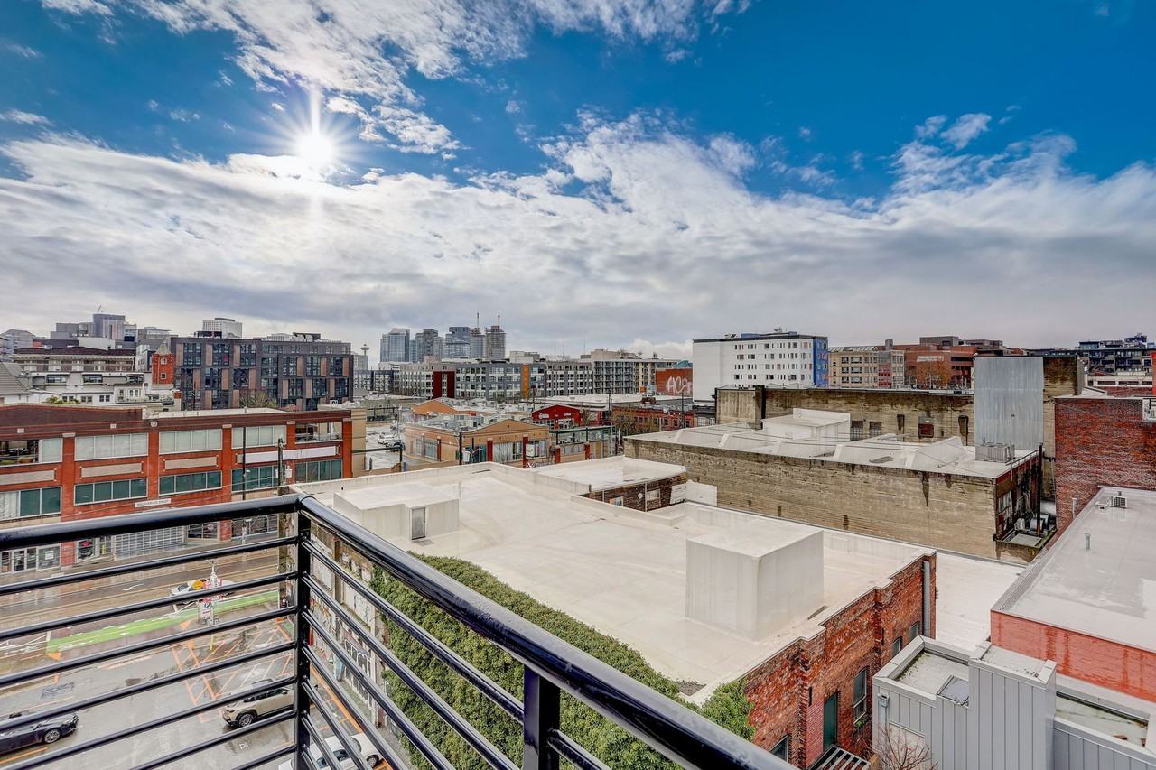 Evolve Apartments - Photo 7 of 74