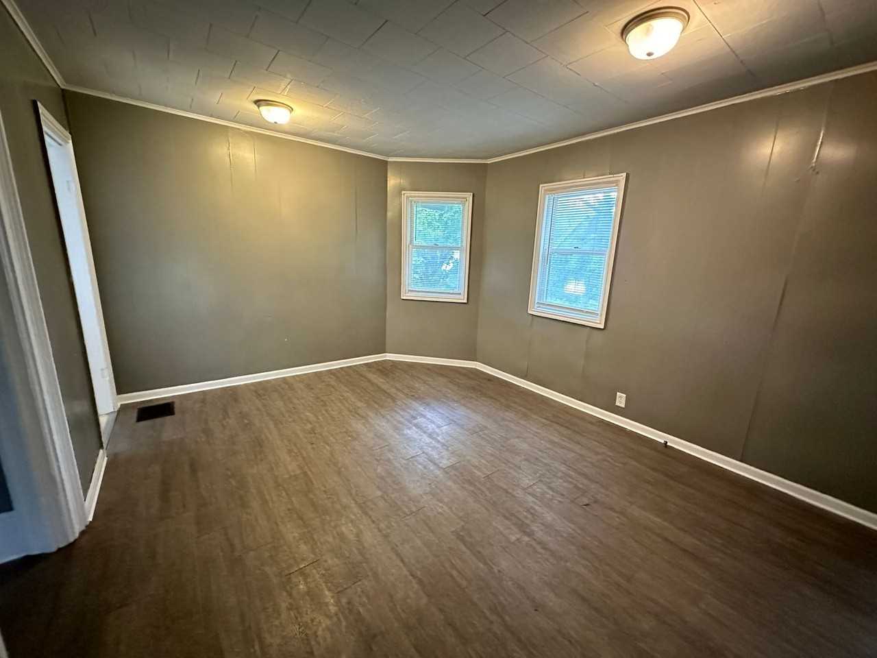Third St 307 - Photo 3 of 14