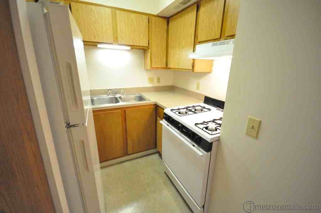 1170 Franklin Avenue - Photo 4 of 11