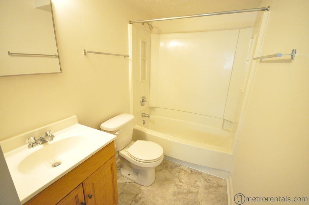 1170 Franklin Avenue - Photo 7 of 11