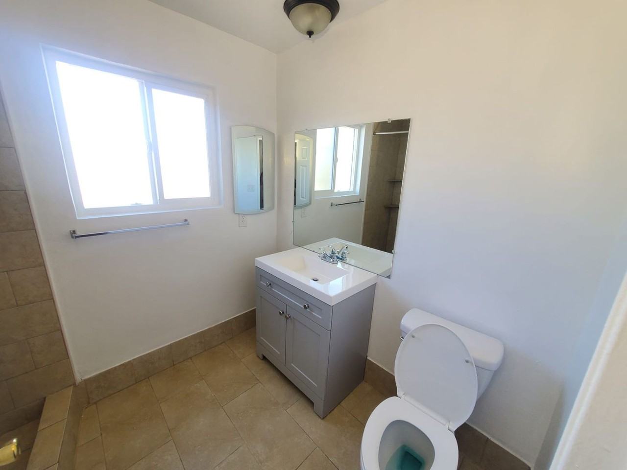 6039 WHITSETT - Photo 3 of 50