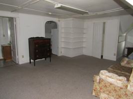 featured image of 146 N 9th St