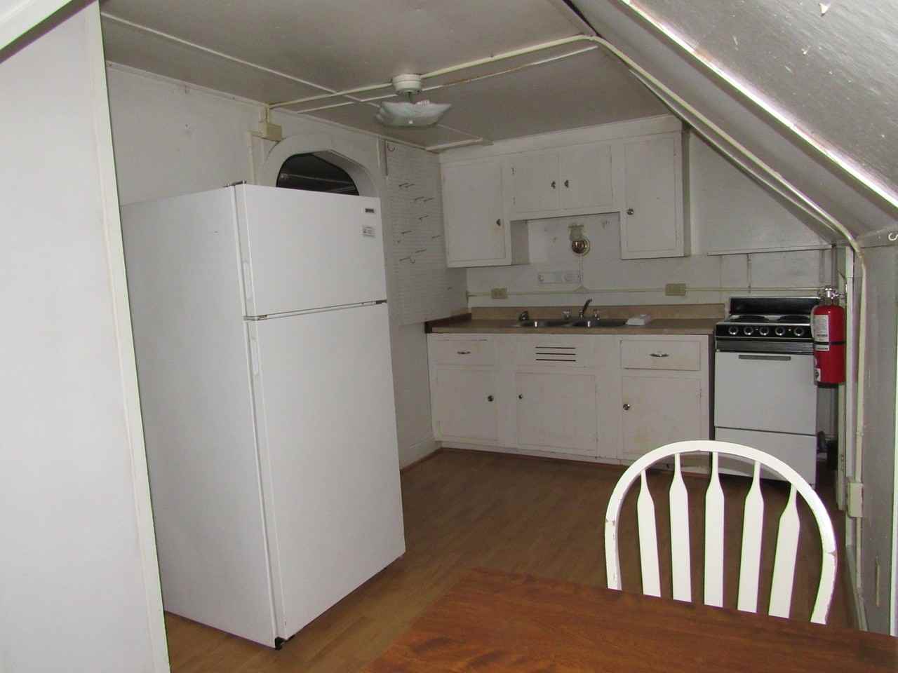 146 N 9th St - Photo 3 of 10