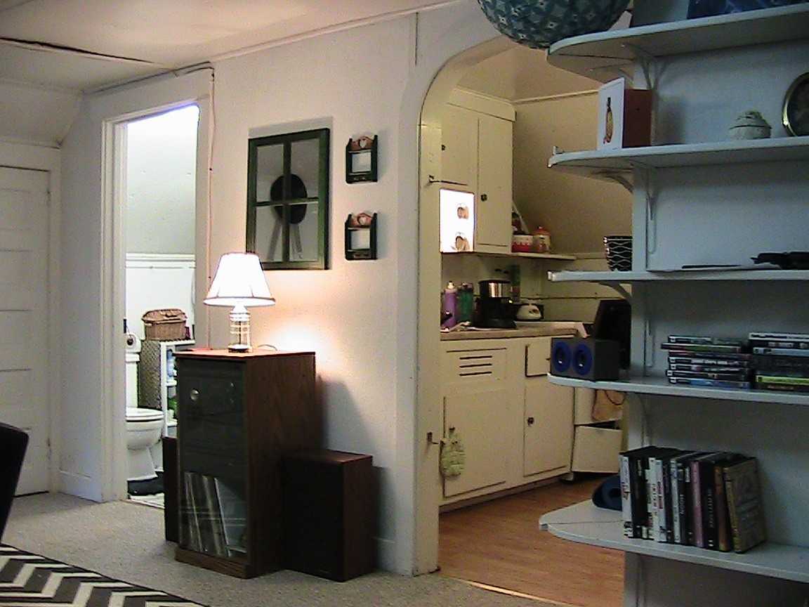 146 N 9th St - Photo 4 of 10