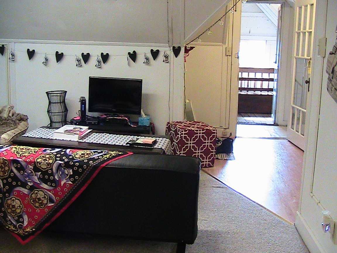 146 N 9th St - Photo 6 of 10