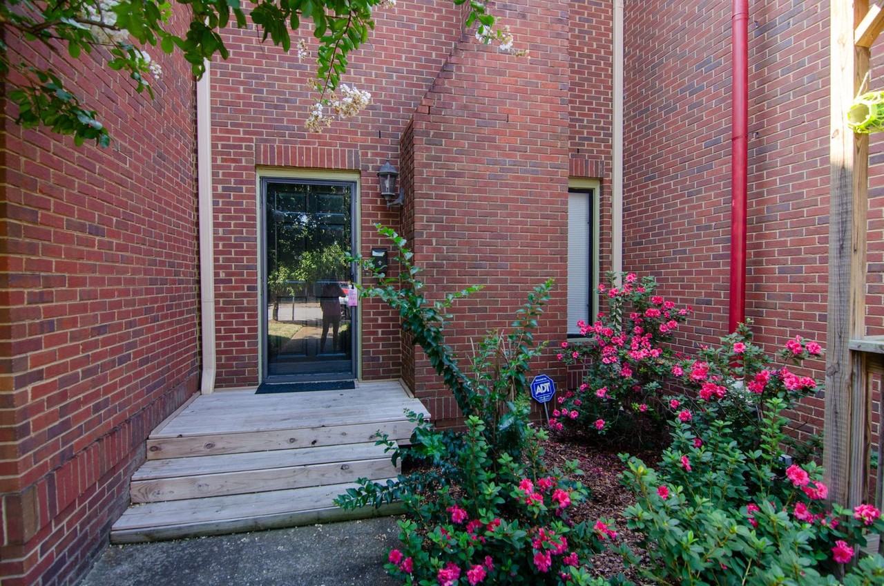 908C Russell St - Photo 2 of 25