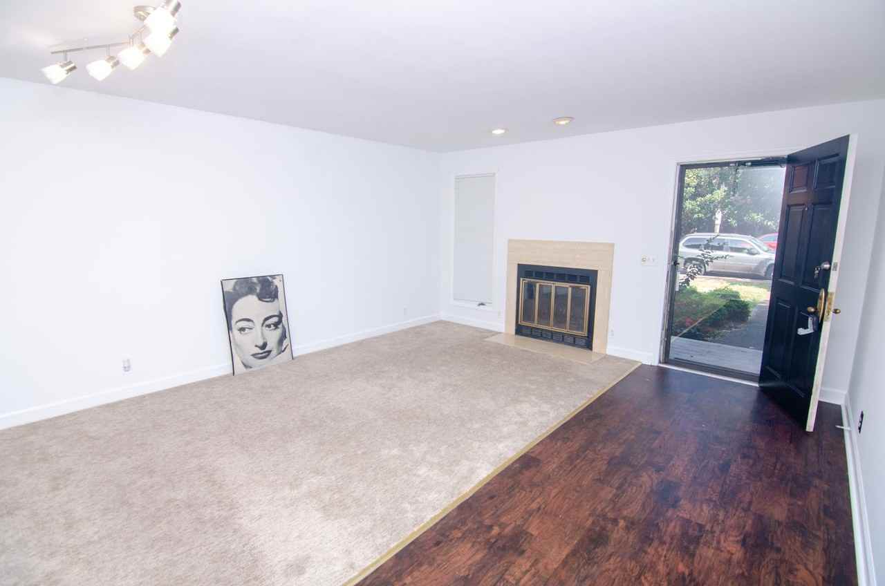 908C Russell St - Photo 4 of 25