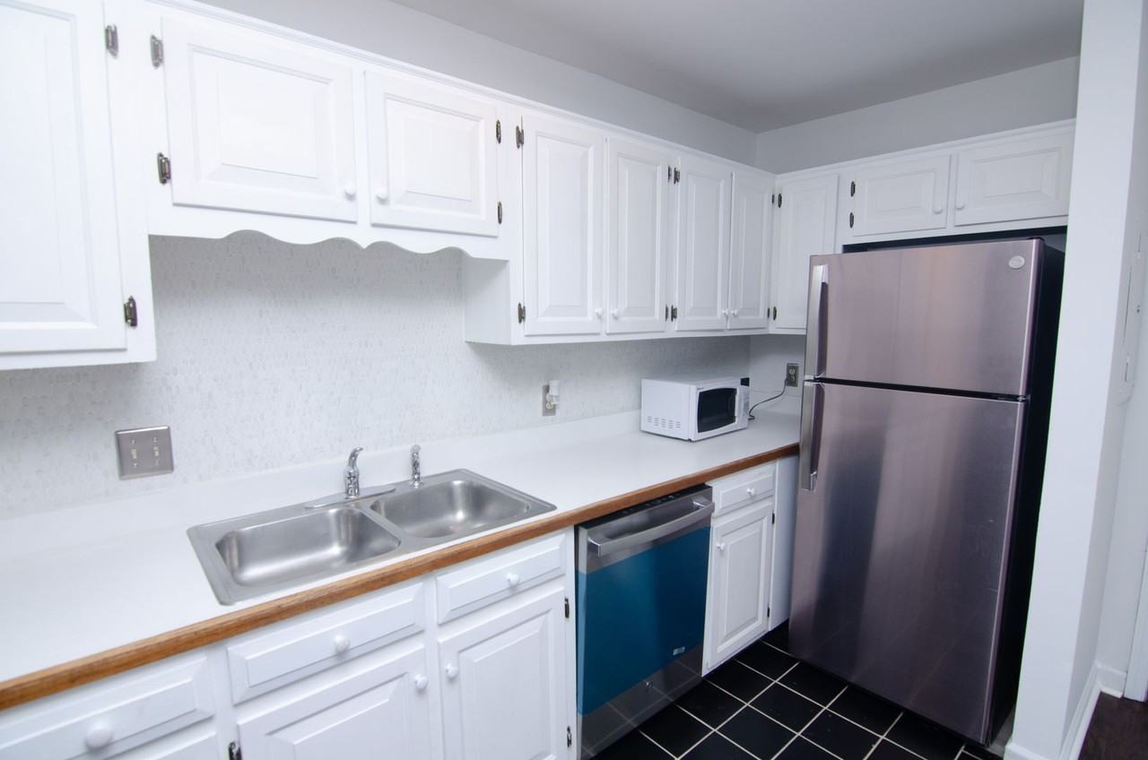 908C Russell St - Photo 6 of 25