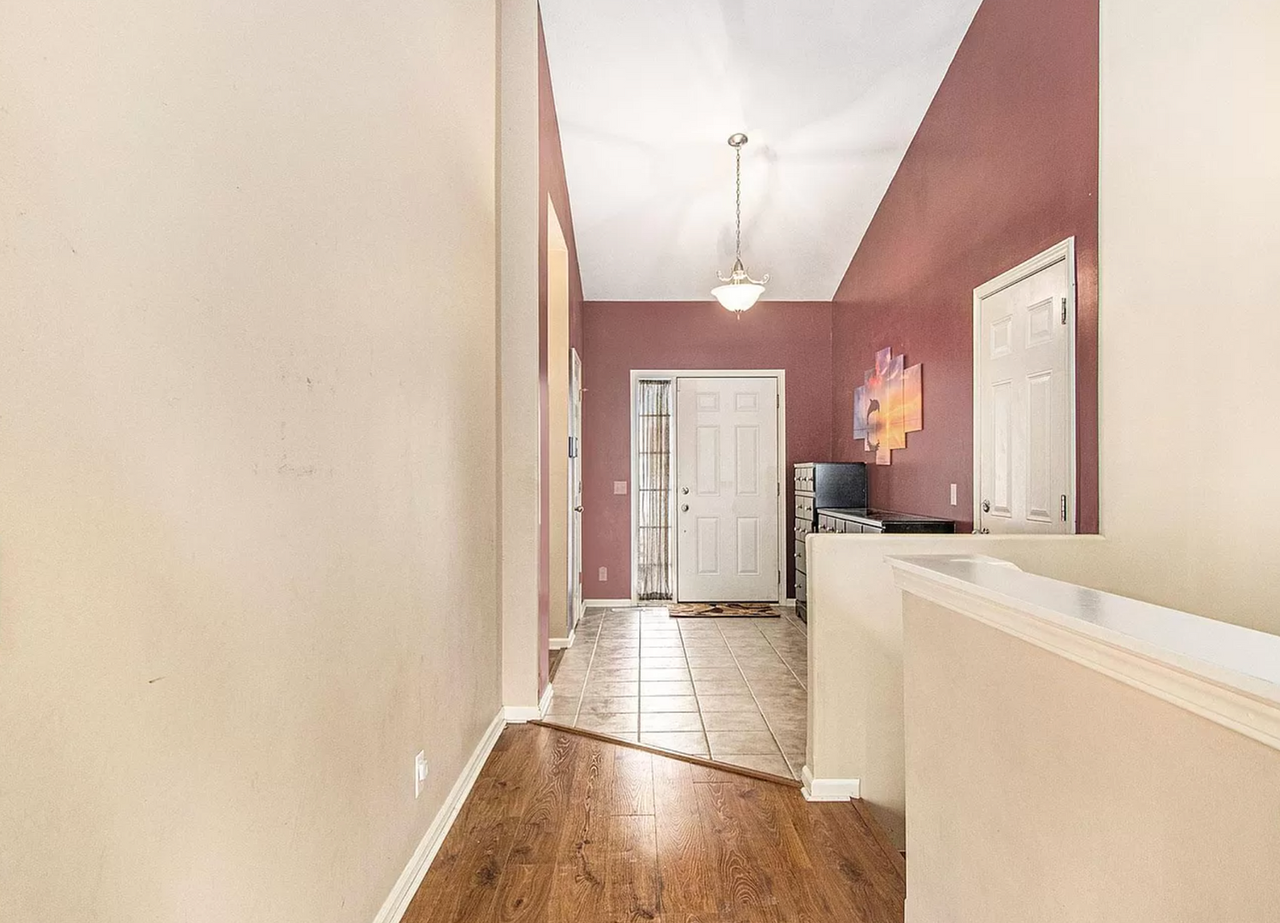 4722 S 194th Ave - Photo 4 of 29
