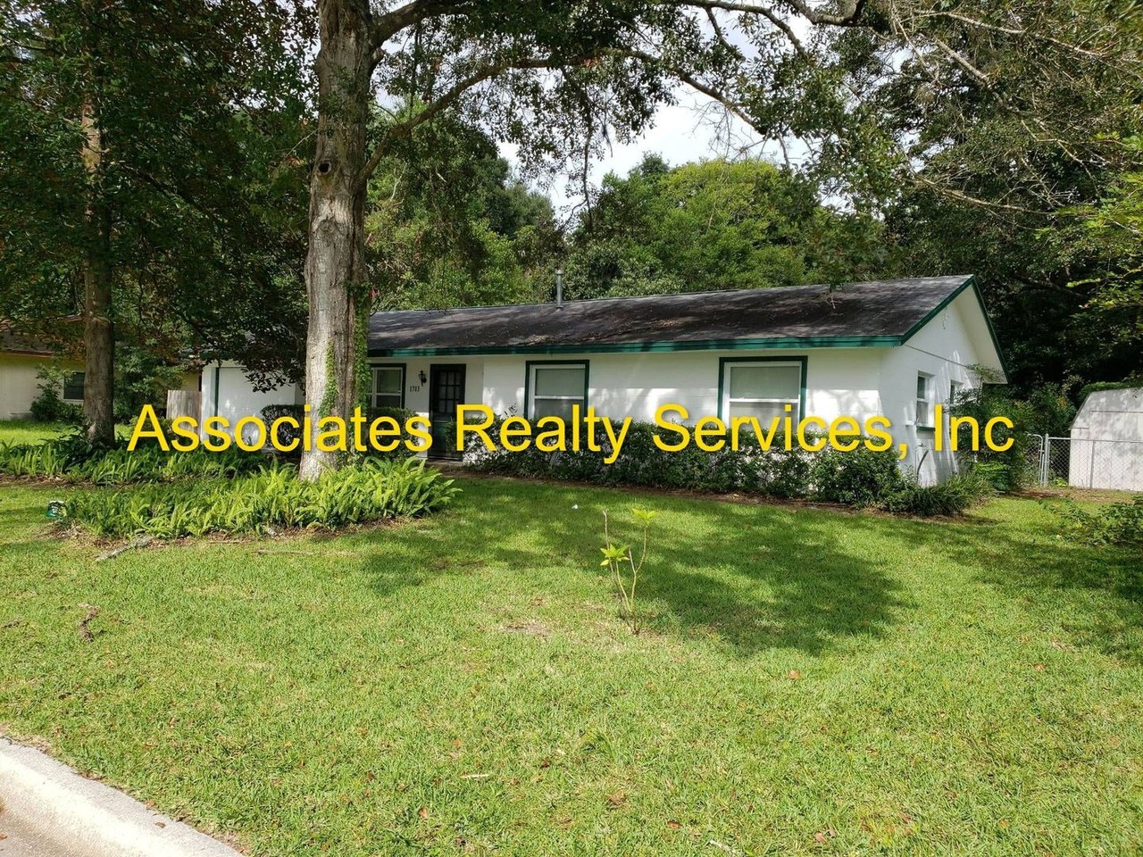 1703 Nw 39th Ter - Photo 2 of 10
