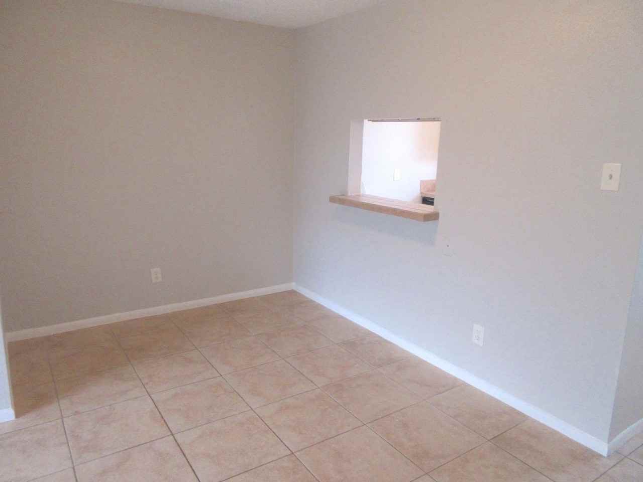 1230 Shadowdale Dr #6 - Photo 5 of 18
