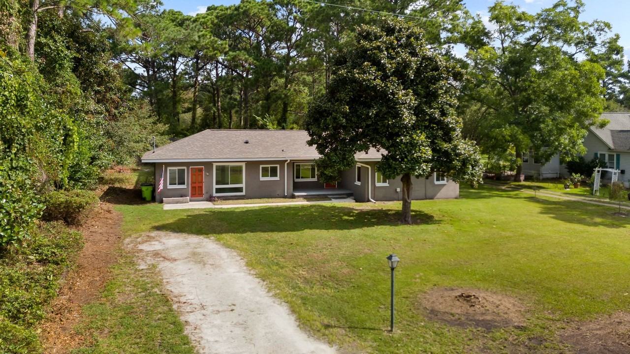 408 Sandy Point Rd - Photo 2 of 19