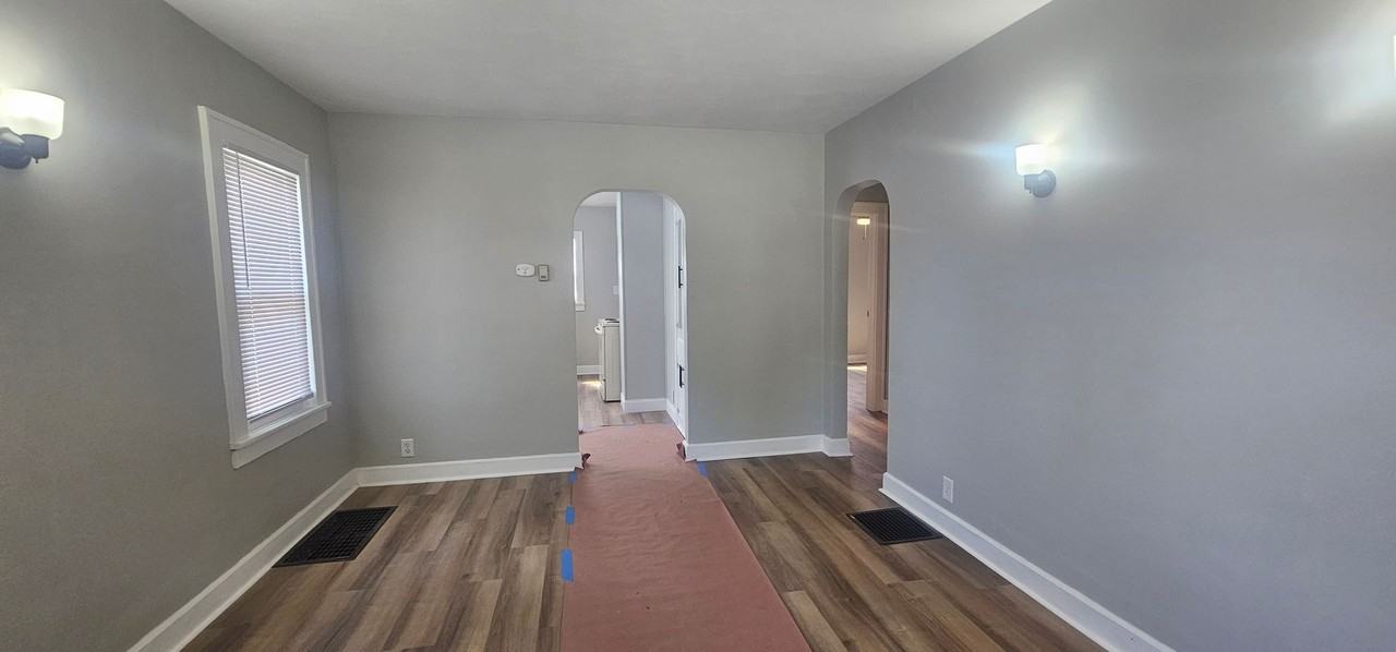 2115 West 8th Street - Photo 6 of 7