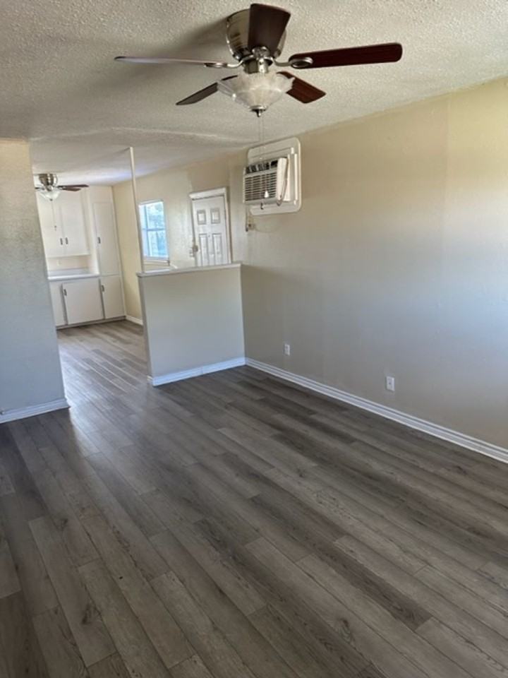 2217 Lowden St - Photo 2 of 10