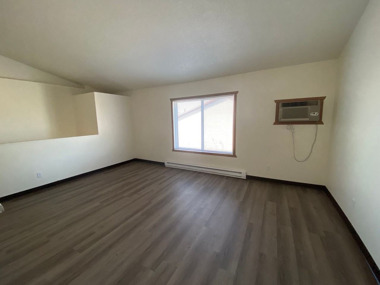 85 Center St Apt D - Photo 3 of 19