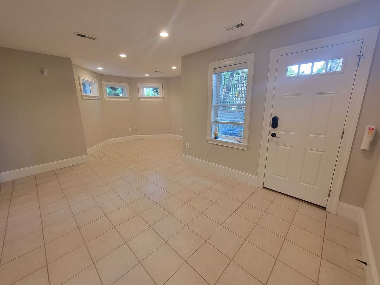 623 6th St Ne ##Ne - Photo 5 of 17