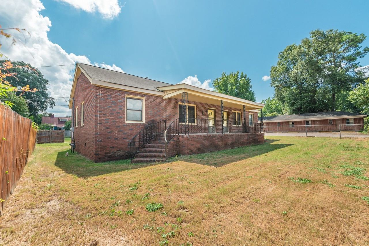 315 Georgia Ave - Photo 2 of 41