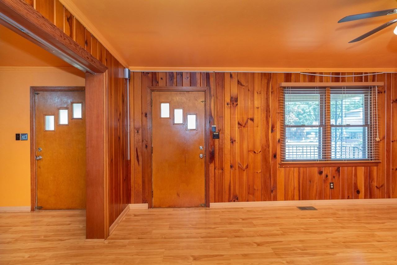 315 Georgia Ave - Photo 6 of 41