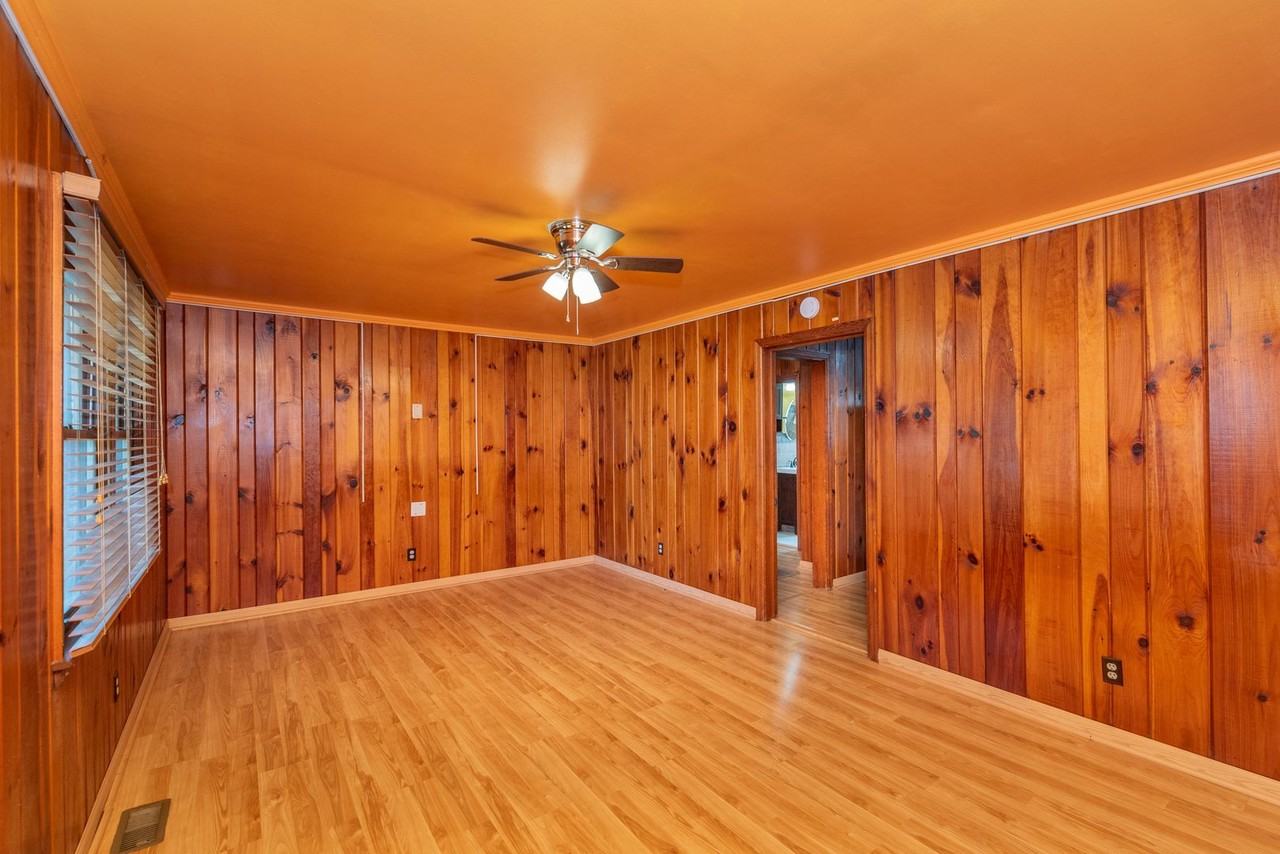 315 Georgia Ave - Photo 7 of 41