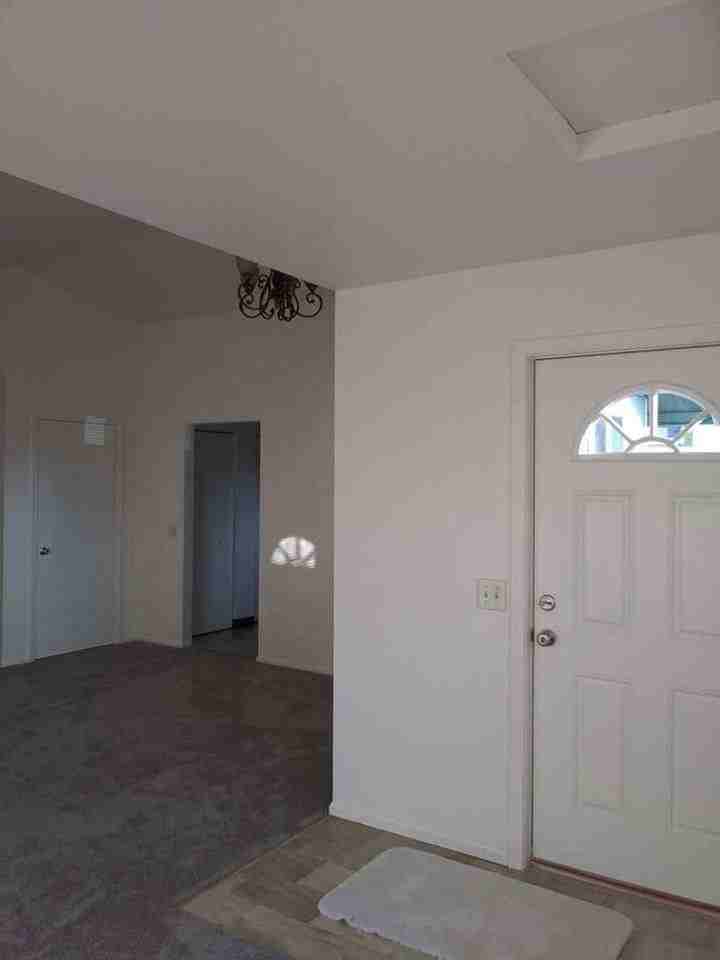 447 Ne Jackson St - Photo 3 of 17