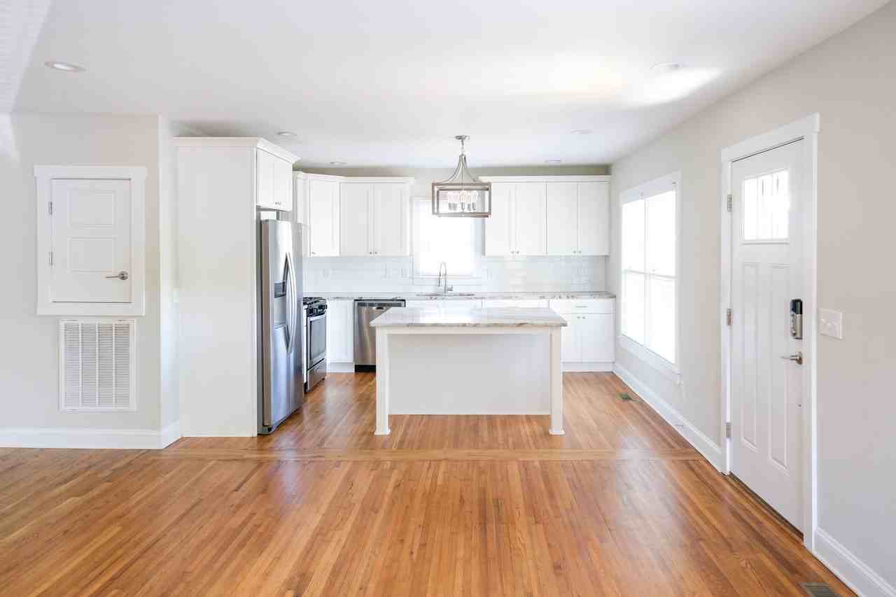 112 Tomassee Ave - Photo 2 of 27