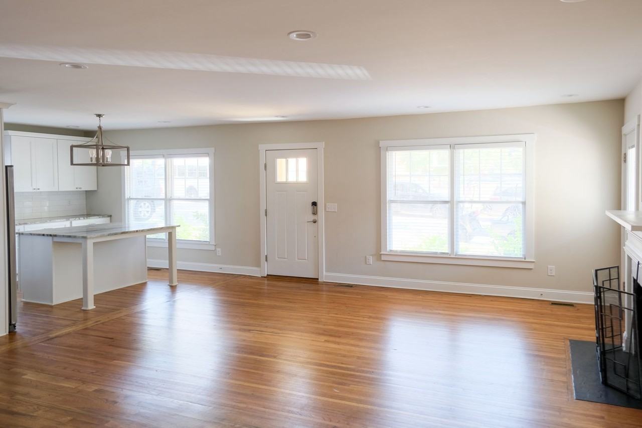 112 Tomassee Ave - Photo 3 of 27