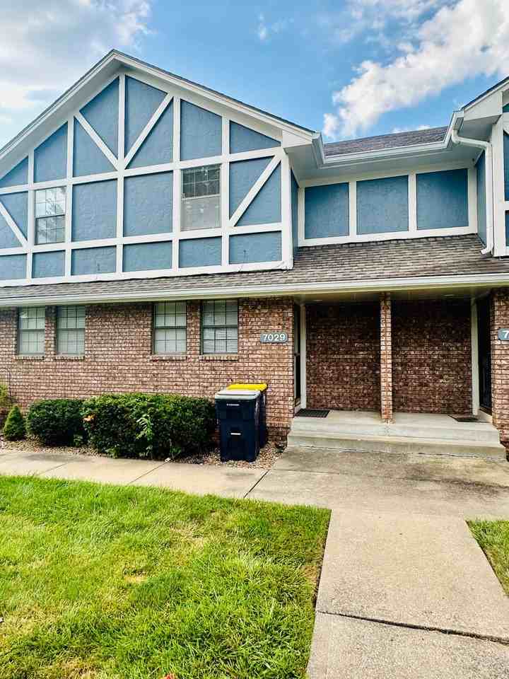 7029 N Fisk Ct - Photo 2 of 22