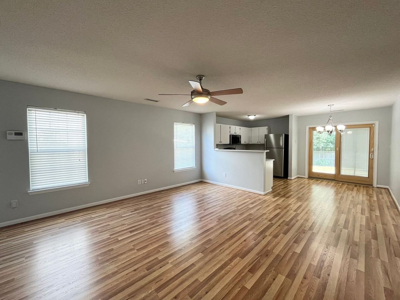 934 Homestead Park Dr - Photo 5 of 26