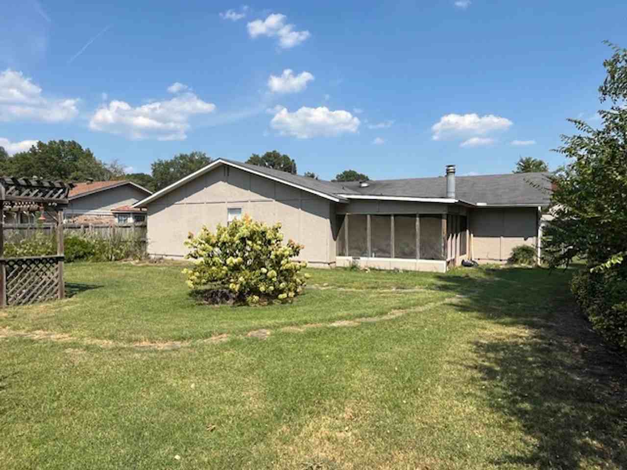 1609 Coolhurst Ave - Photo 5 of 40